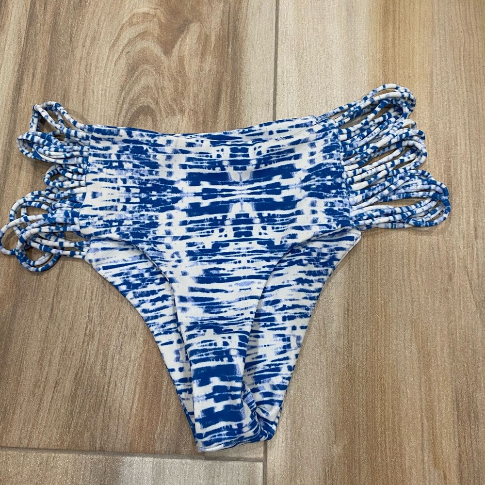 Mikoh Blue and White side knots bikini bottoms